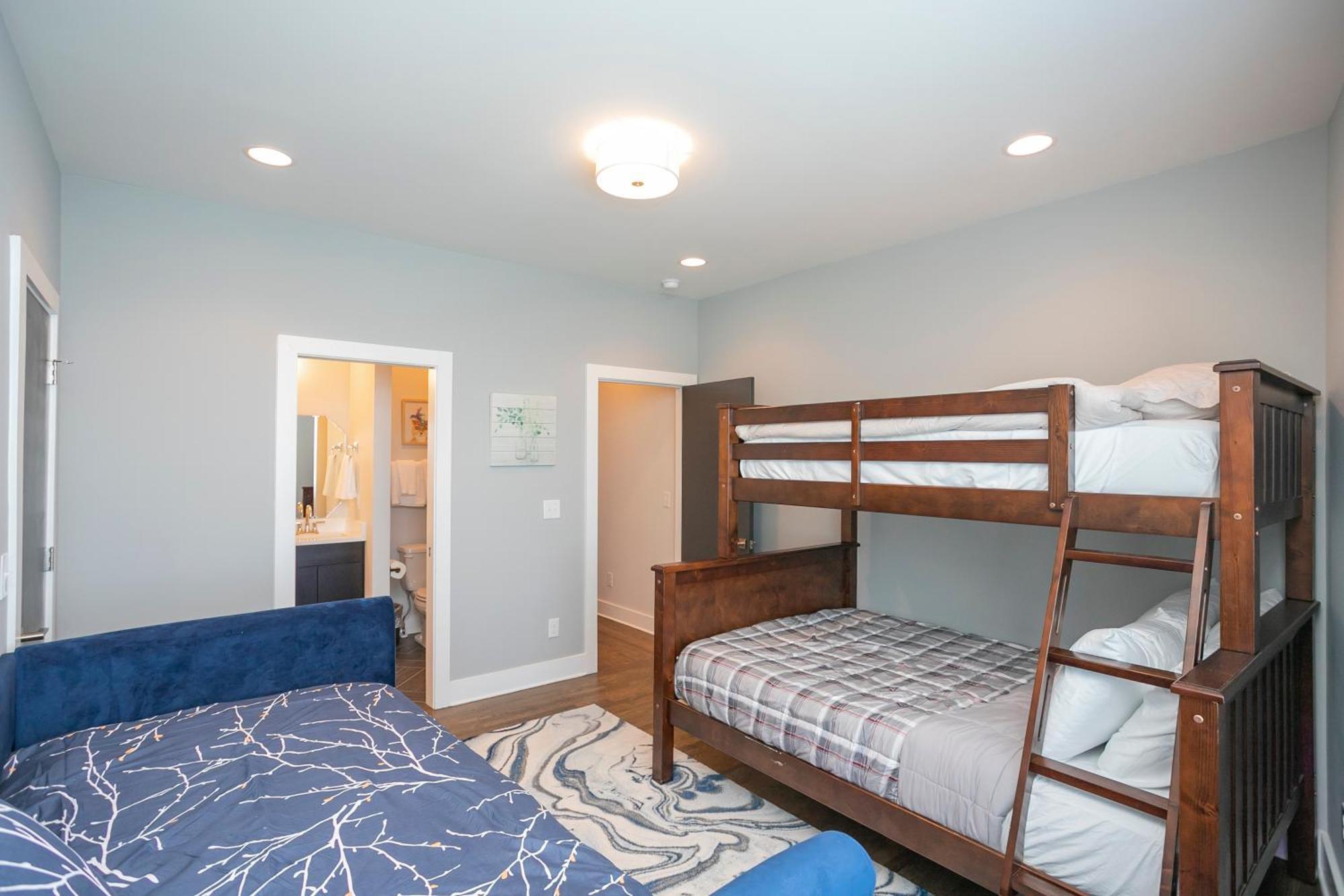 Luxury Townhome Skyline Views Mins To Dt Nashville Exterior photo