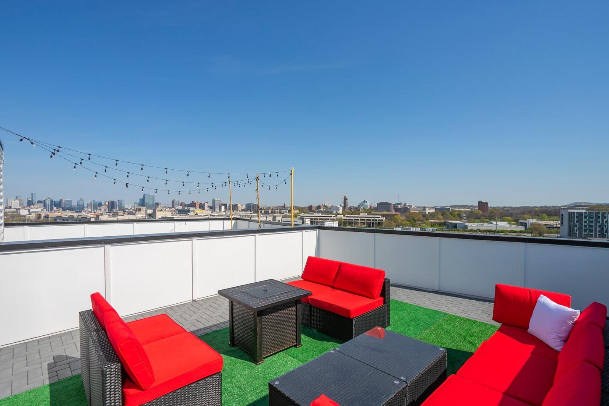 Luxury Townhome Skyline Views Mins To Dt Nashville Exterior photo