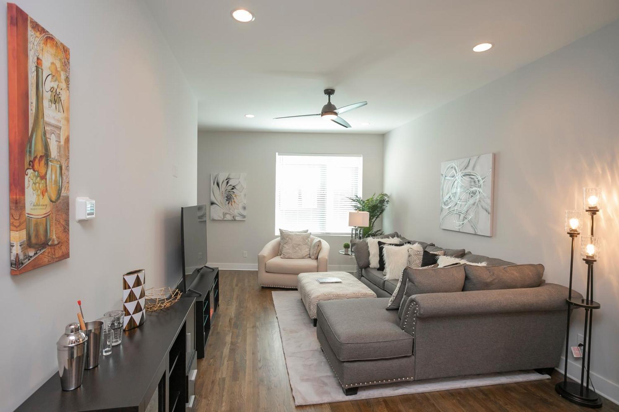 Luxury Townhome Skyline Views Mins To Dt Nashville Exterior photo